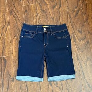 Wax Jean Dark Blue Roll-Cuff Women's Denim Shorts size M